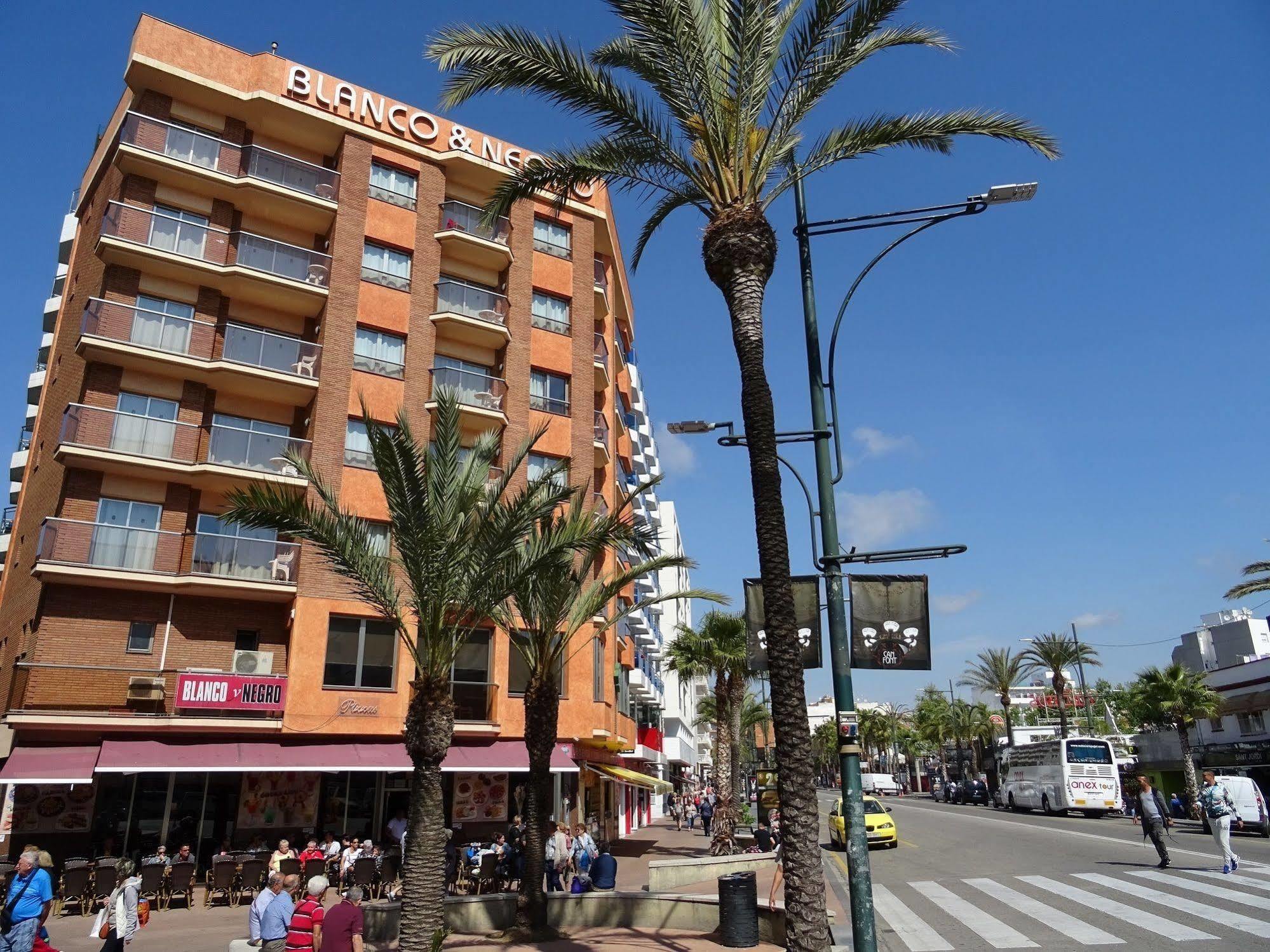 Blanco Y Negro Apartments Lloret de Mar Exterior photo